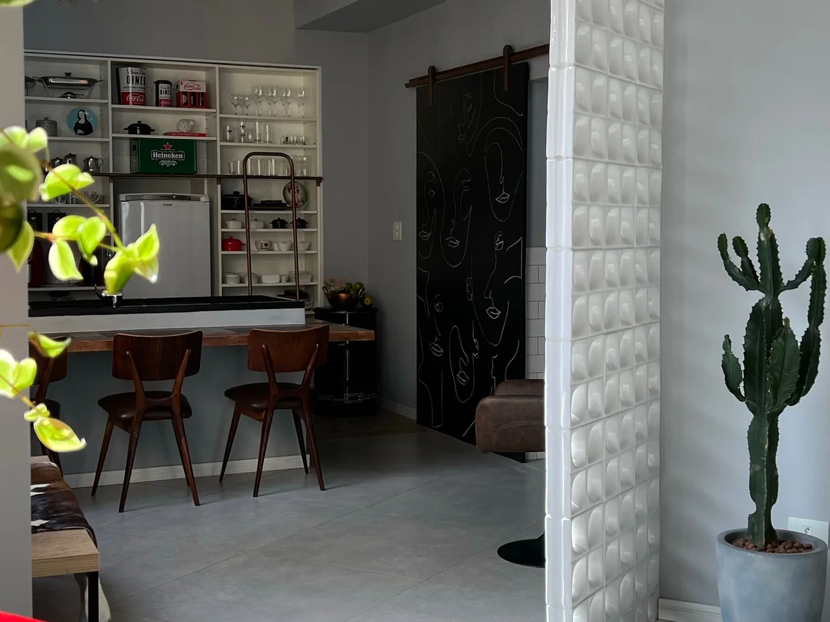 Composição editorial do estudo Apartamento Linha Baixa